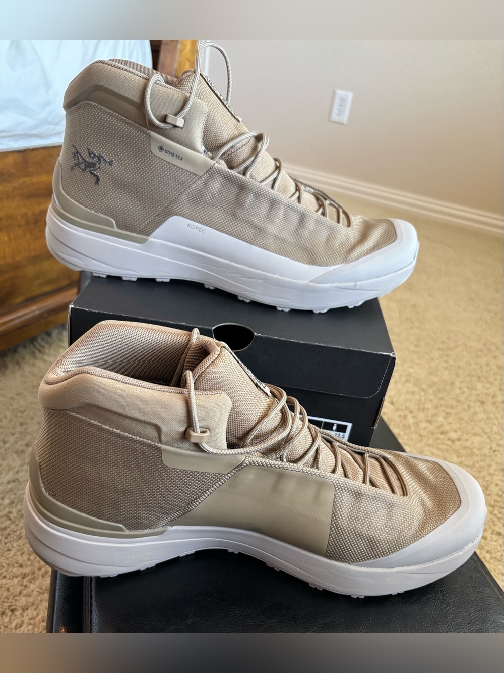 Arc'teryx Kopec Mid GTX hiking boots